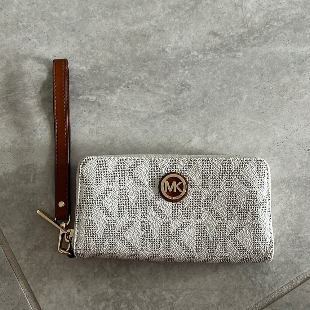 Michael Kors Wristlet